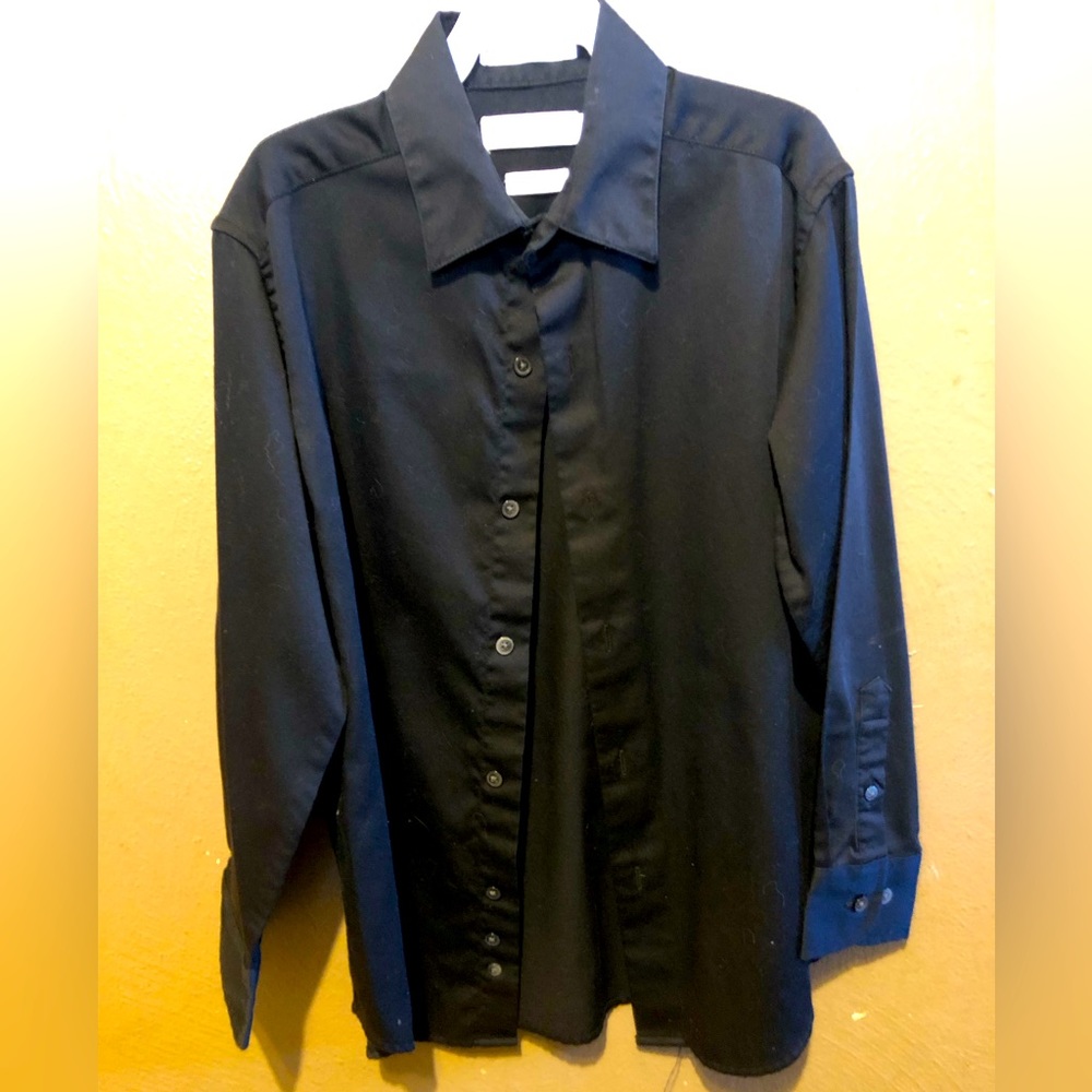 Very Chic Calvin Klein Button Down